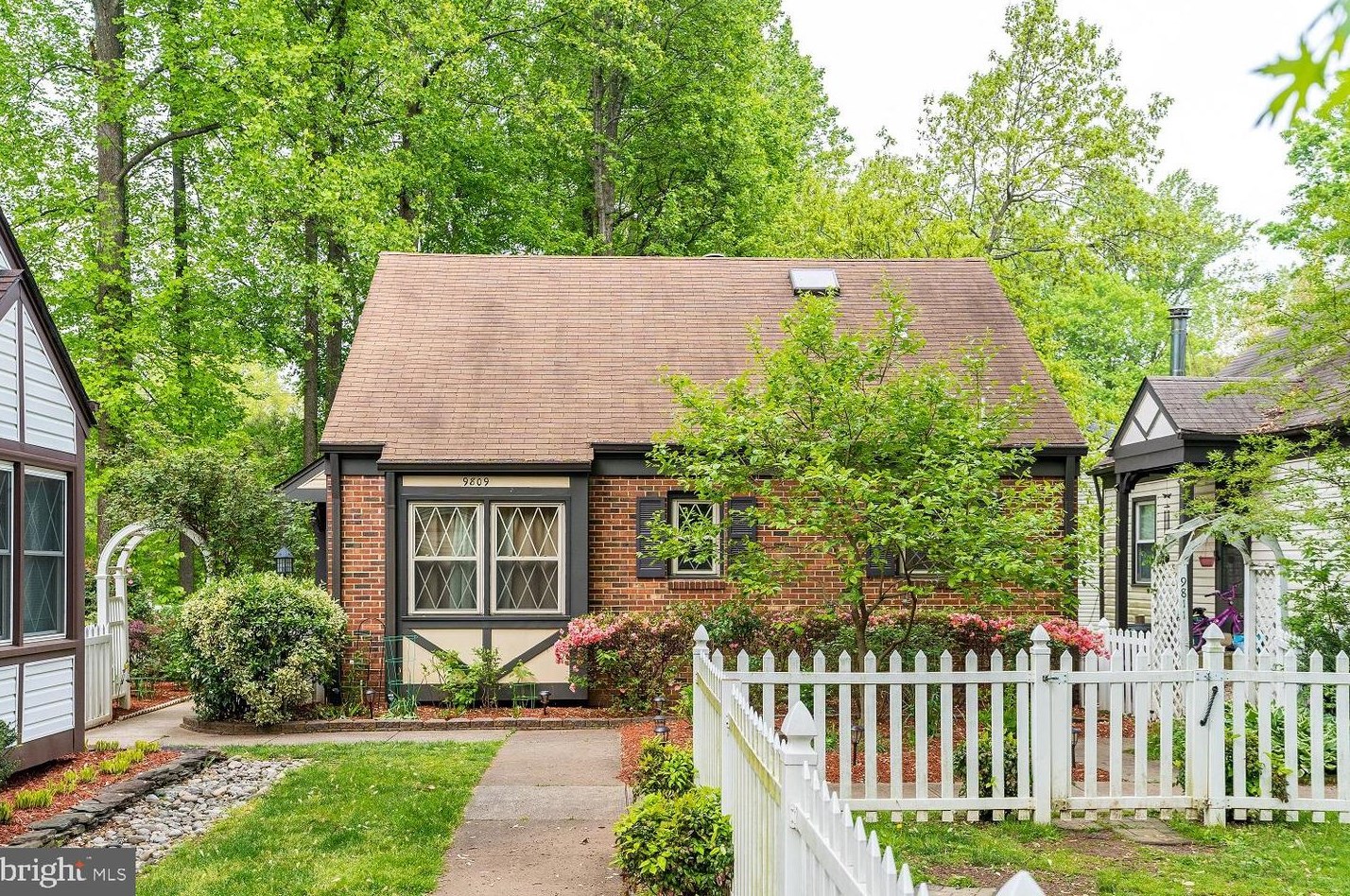9809 Pebble Weigh Ct, Springfield, VA 22015
