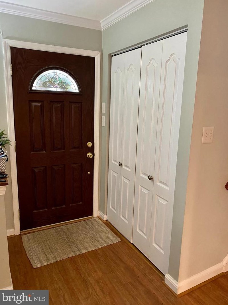 4919 Wheatstone Dr, Fairfax, VA 22032-2345
