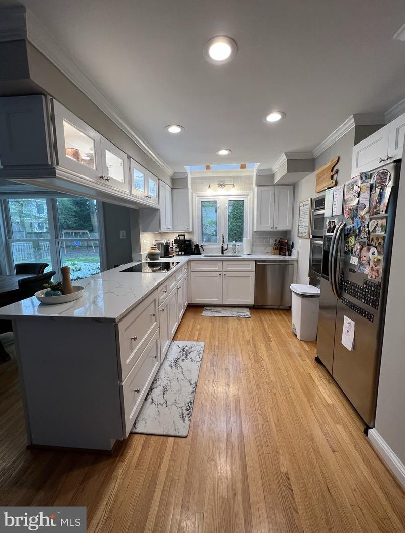 1913 Woodford Rd, Vienna, VA 22182