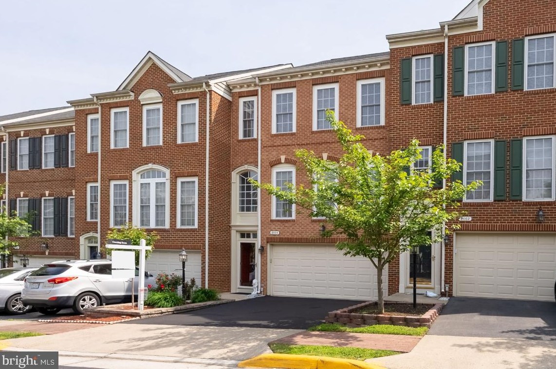 8004 Samuel Wallis St, Lorton, VA 22079