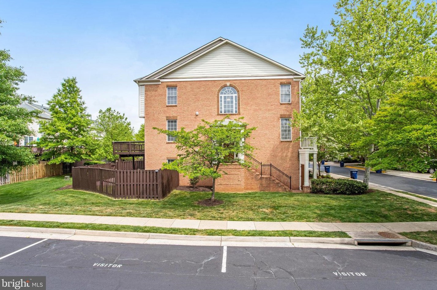 141 Herndon Mill Cir, Herndon, VA 20170