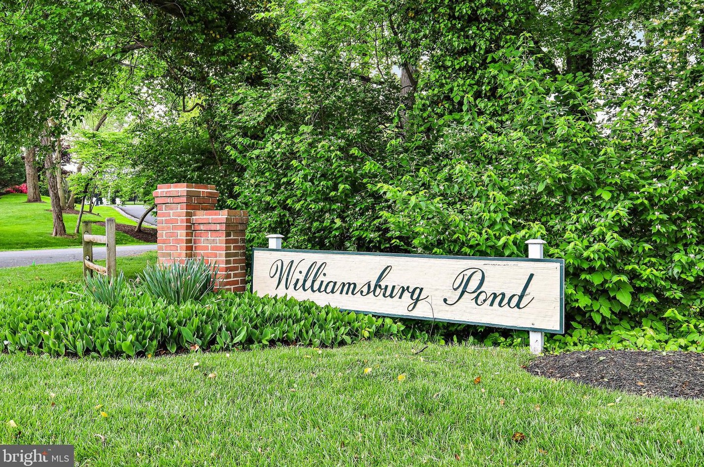 6861 Williamsburg Pond Ct, Falls Church, VA 22043