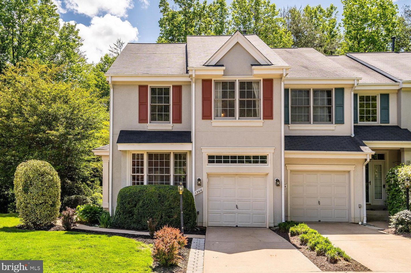 1366 Park Garden Ln, Herndon, VA 20194