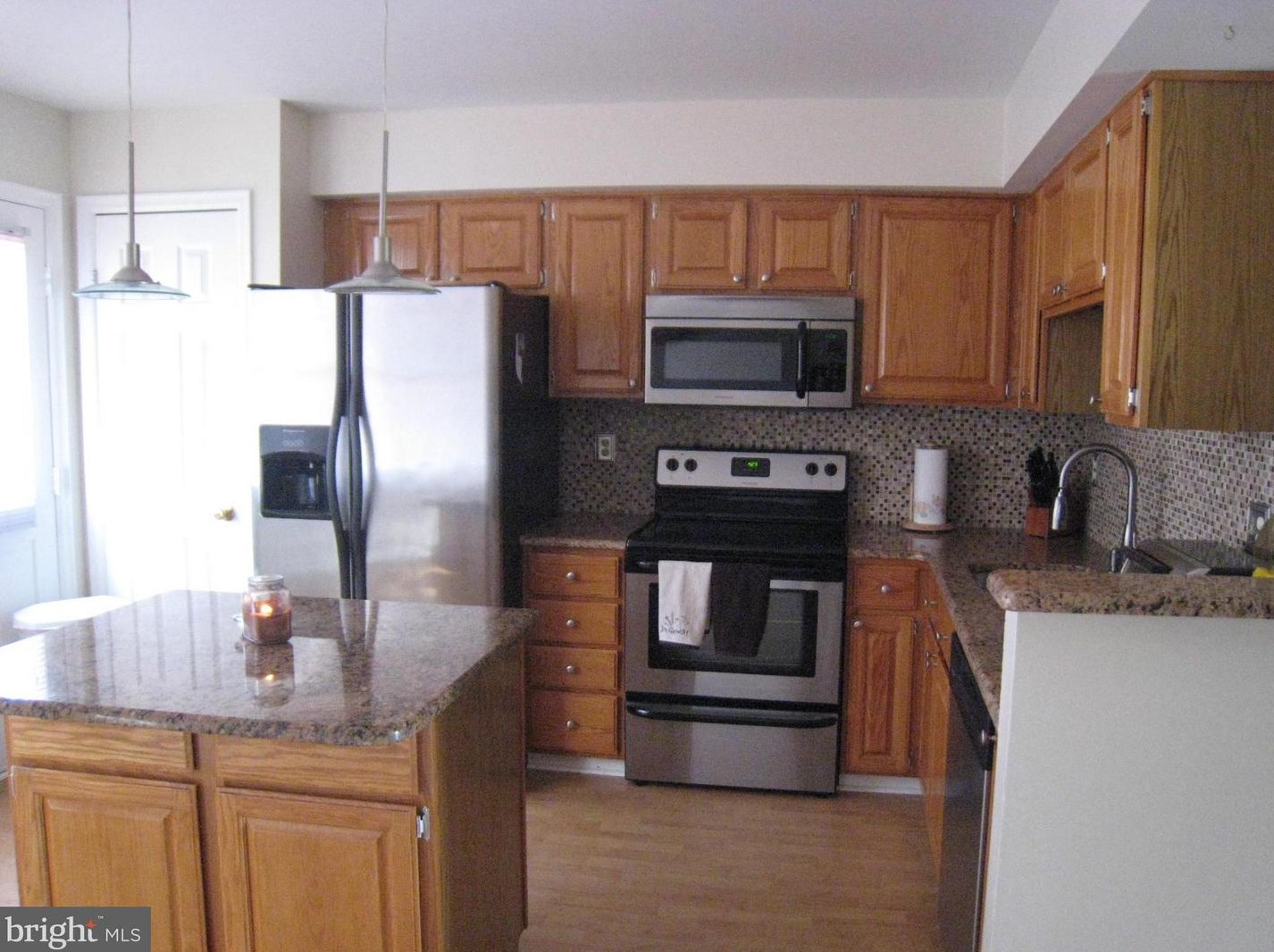 6556 Skylemar Trl, Centreville VA  20121-3838 exterior