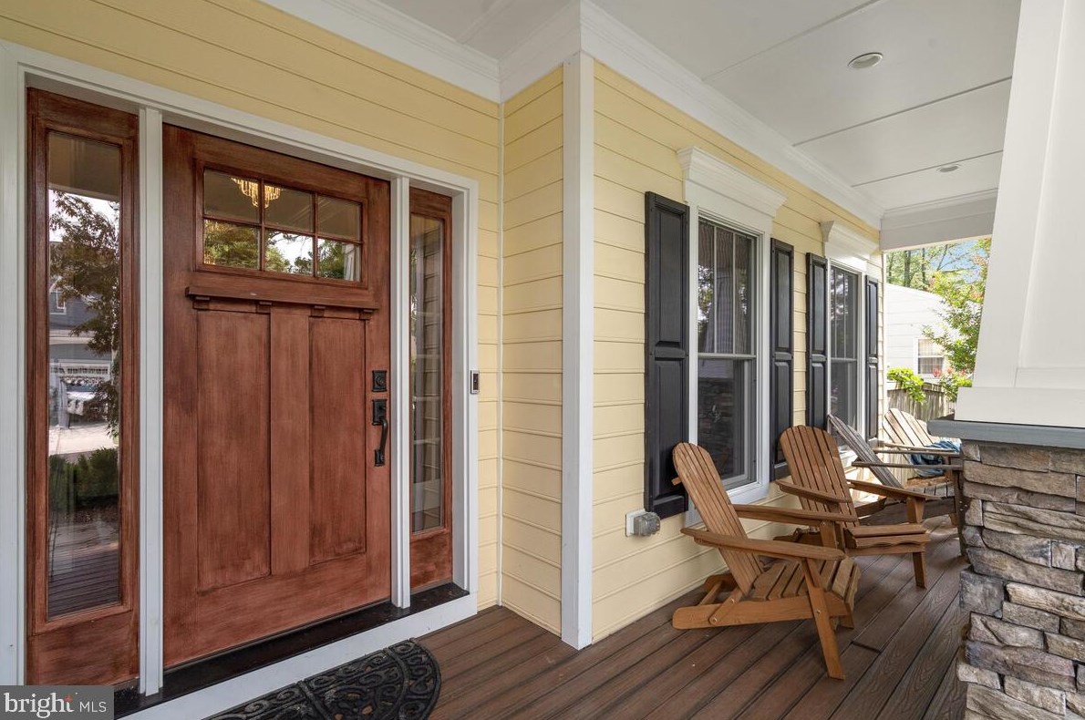 118 Hickory Cir, Vienna, VA 22180-5706