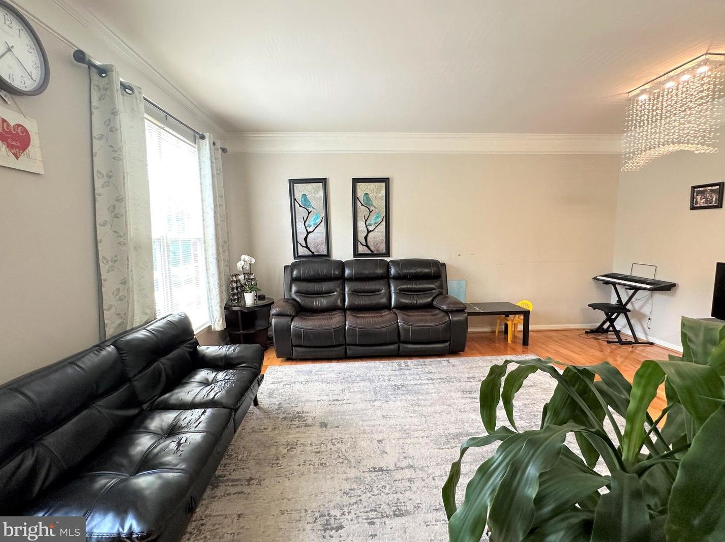 2386 Woodland Pond Ln, Herndon, VA 20171