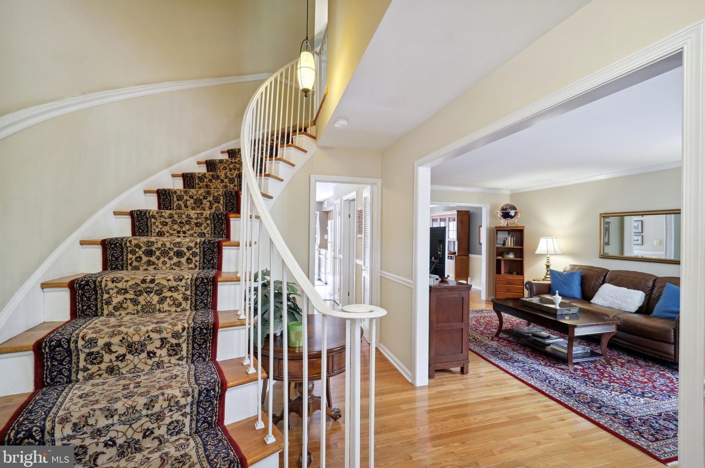 5931 Queenston St, Springfield, VA 22152