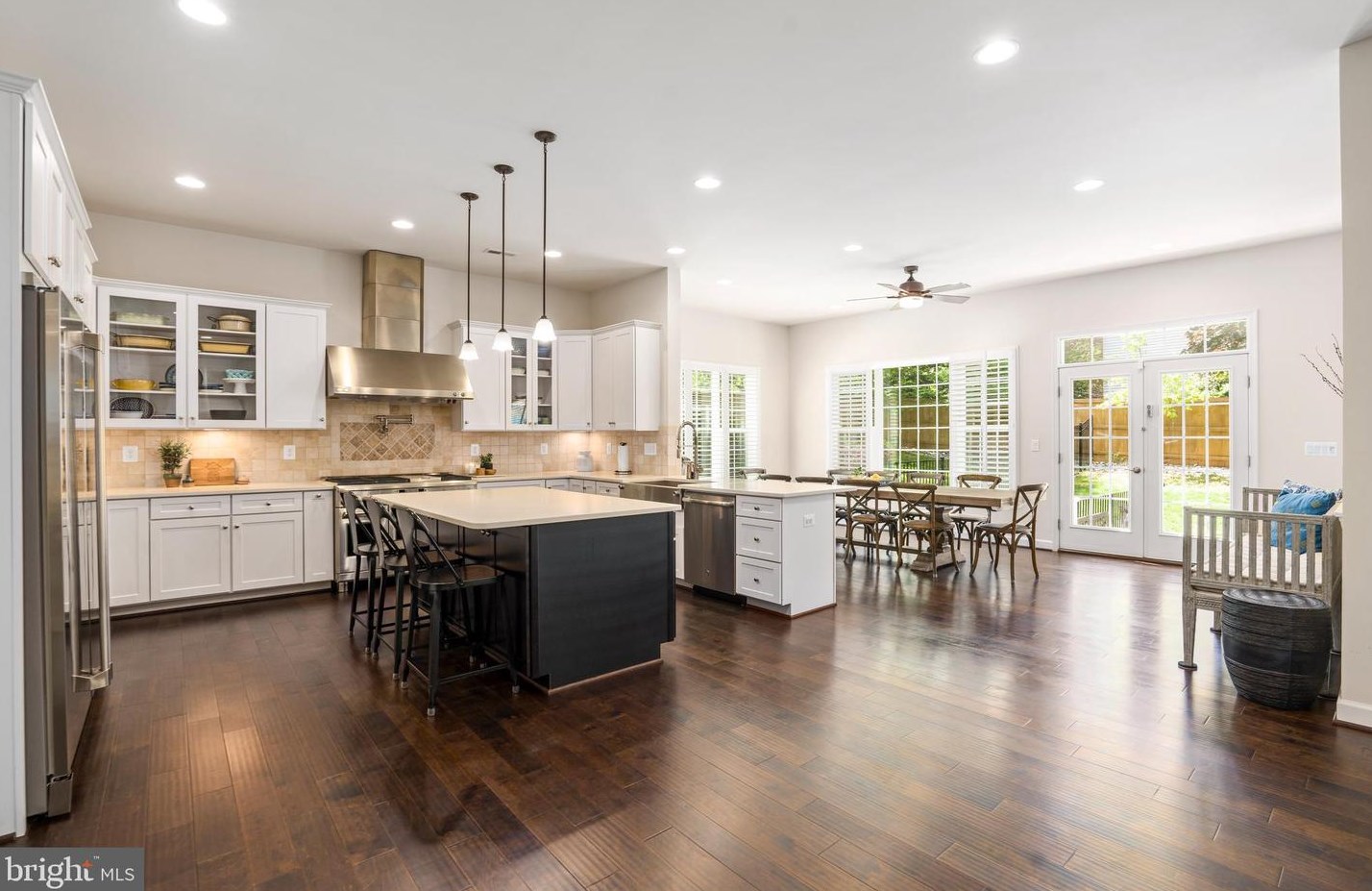 12201 Fox Valley Ct, Vienna, VA 22124-2206