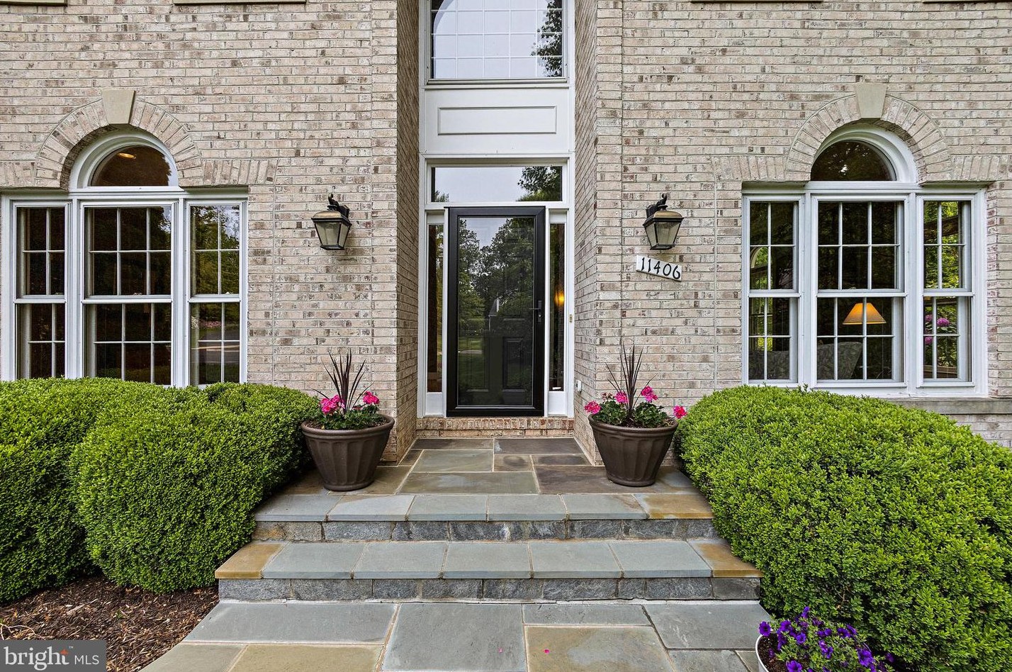 11406 Towering Oak Way, Herndon, VA 20194