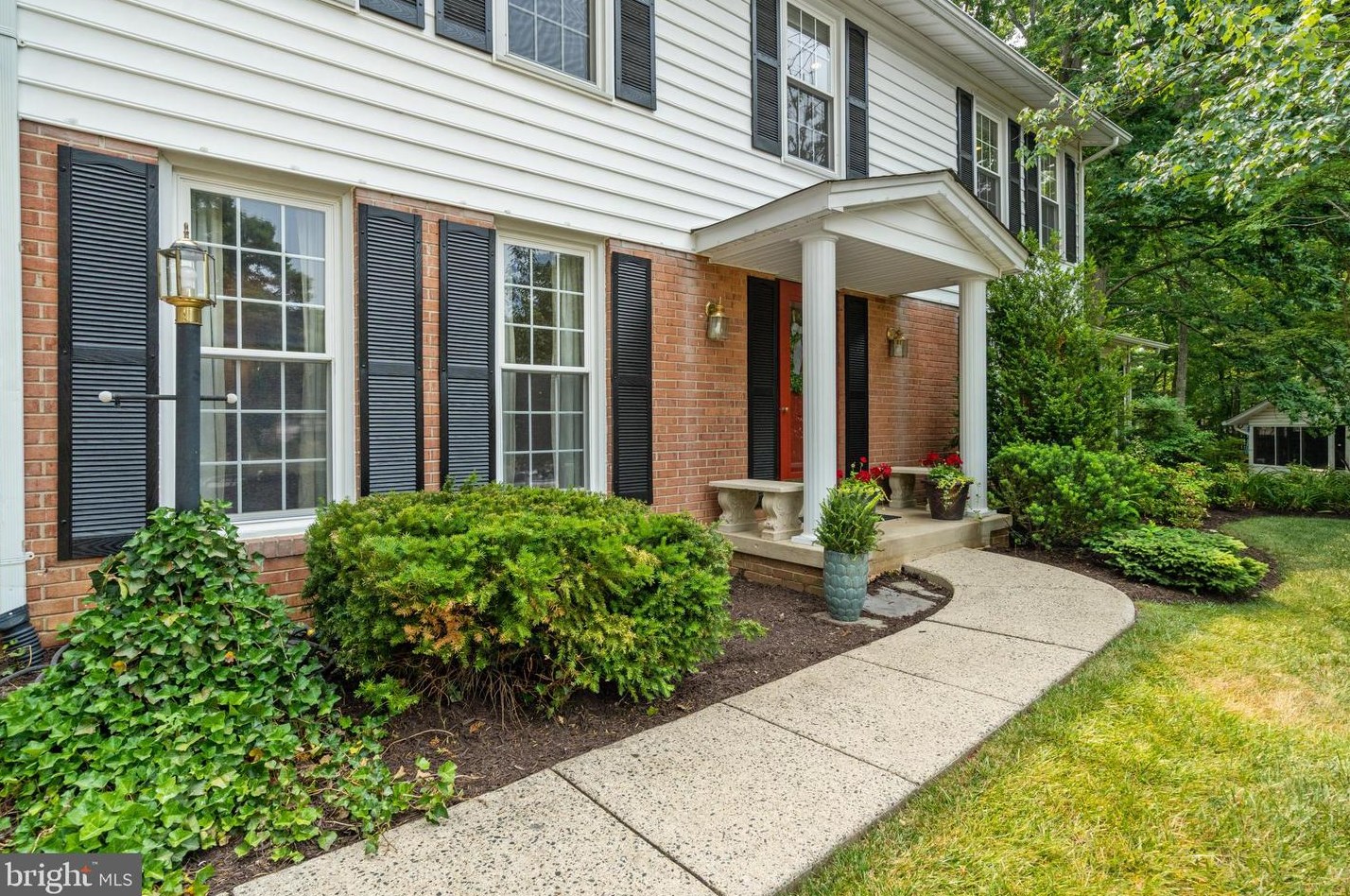 10511 Dillard Ct, Fairfax, VA 22032-2210