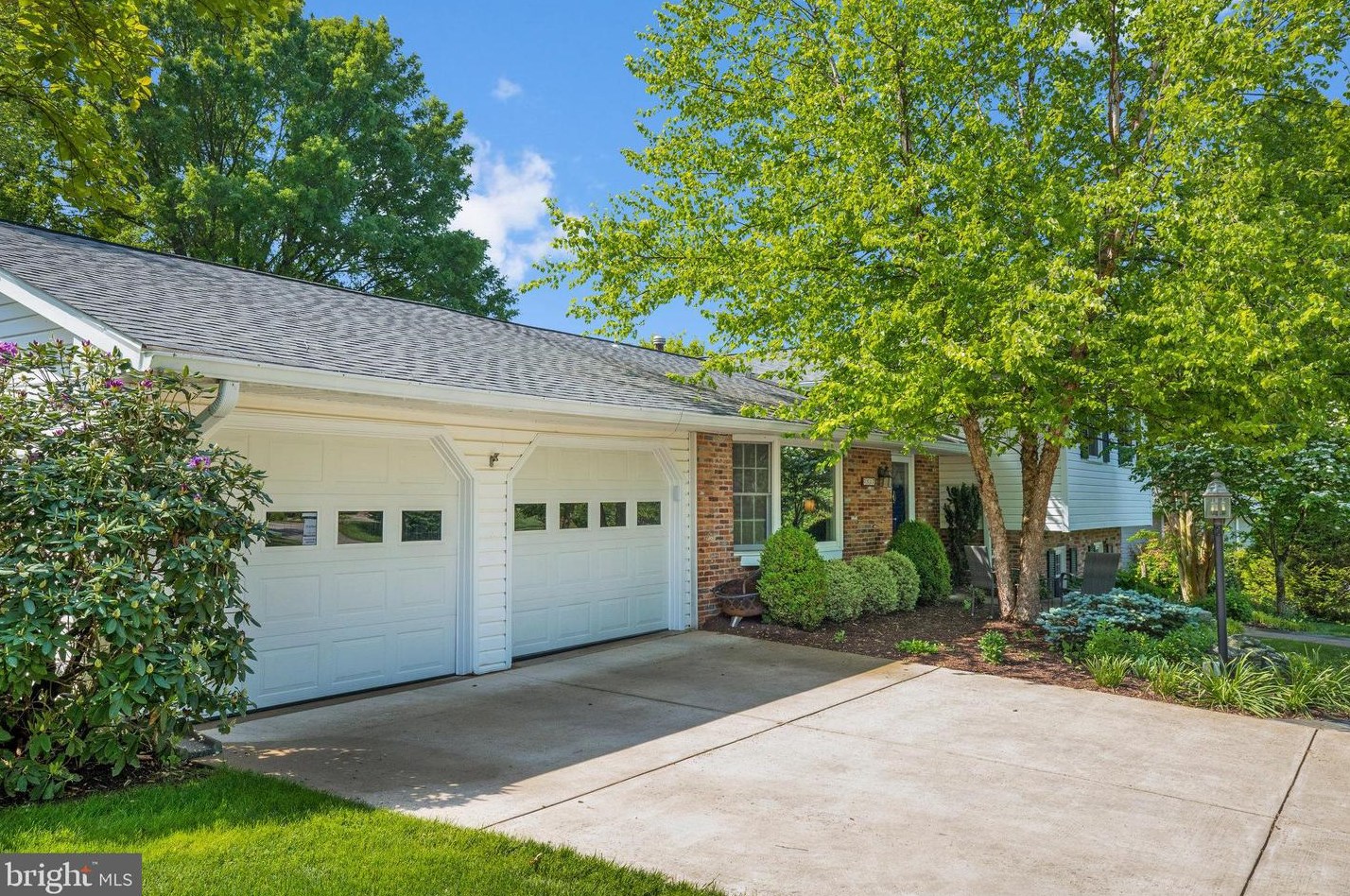 2517 Lakevale Dr, Vienna, VA 22181-4029