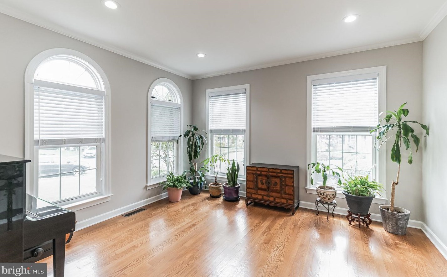 12316 Ox Ridge Rd, Fairfax, VA 22033-2585