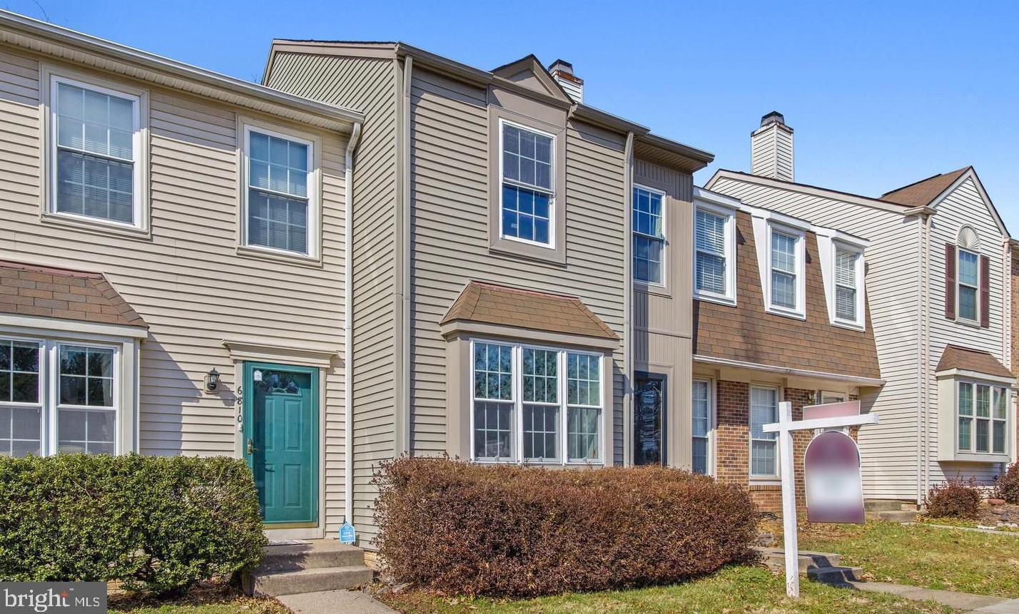 6808 Cottingham Ln, Centreville, VA 20121