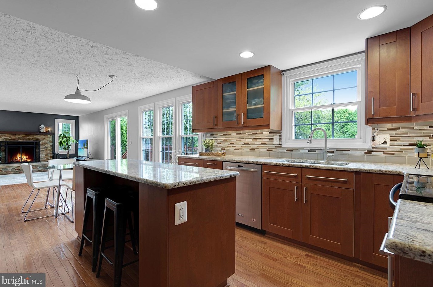 12630 Thunder Chase Dr, Herndon, VA 20191