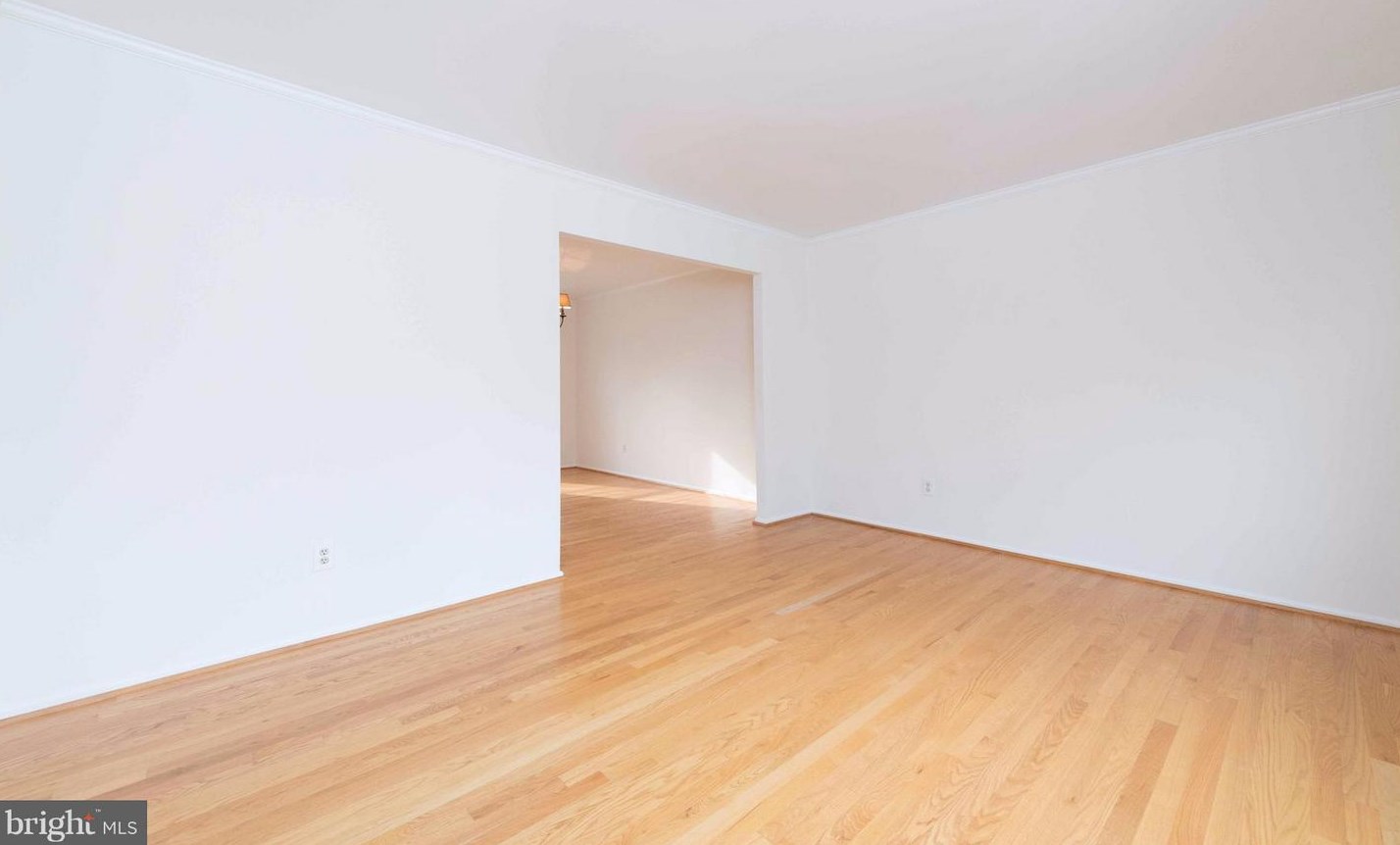 9323 Talisman Dr, Vienna VA  22182-3416 exterior