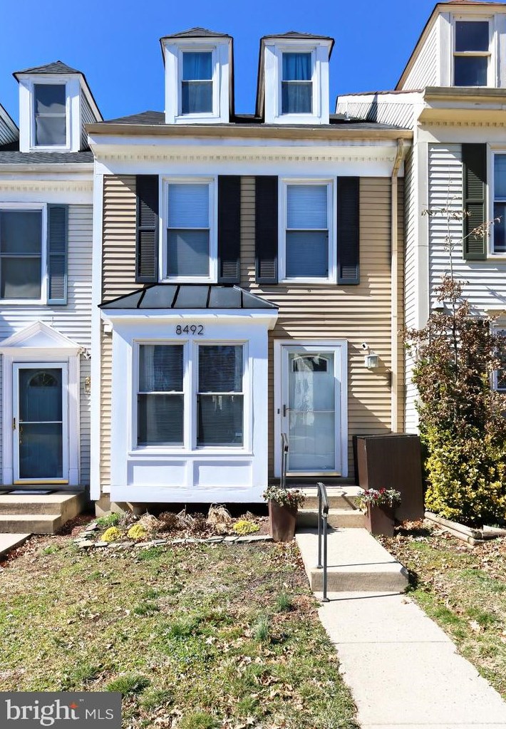 8492 Laurel Oak Dr, Springfield, VA 22153
