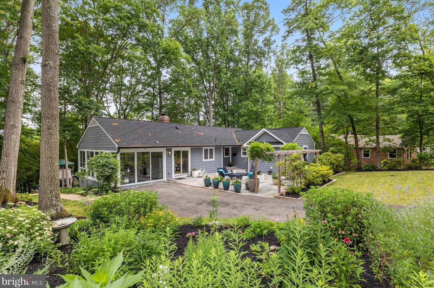 3316 Parkside Ter, Fairfax, VA 22031-2715