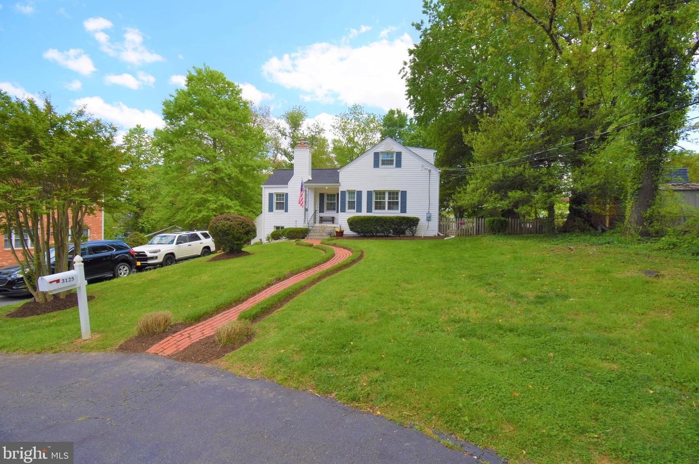 3125 Olin Dr, Falls Church, VA 22044