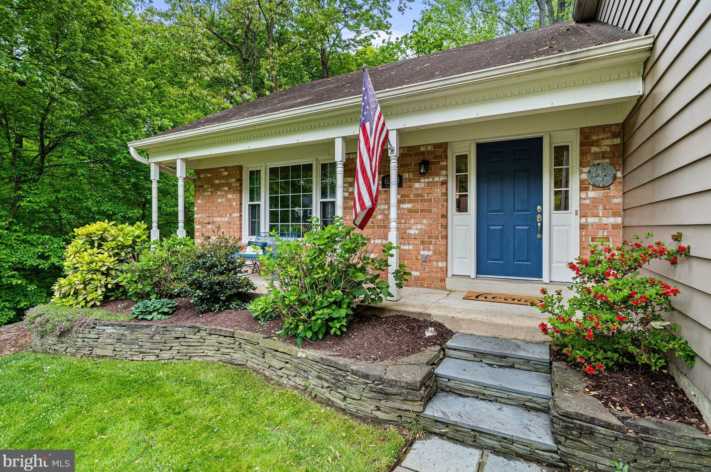 6389 Phillip Ct, Springfield, VA 22152