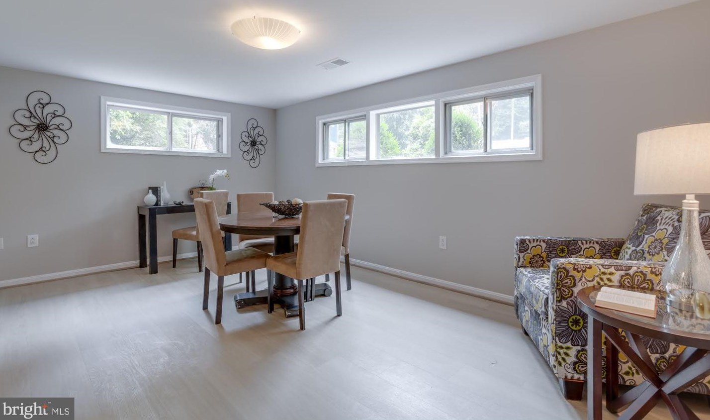 9700 Galsworth Ct, Fairfax VA 22032-2802 exterior