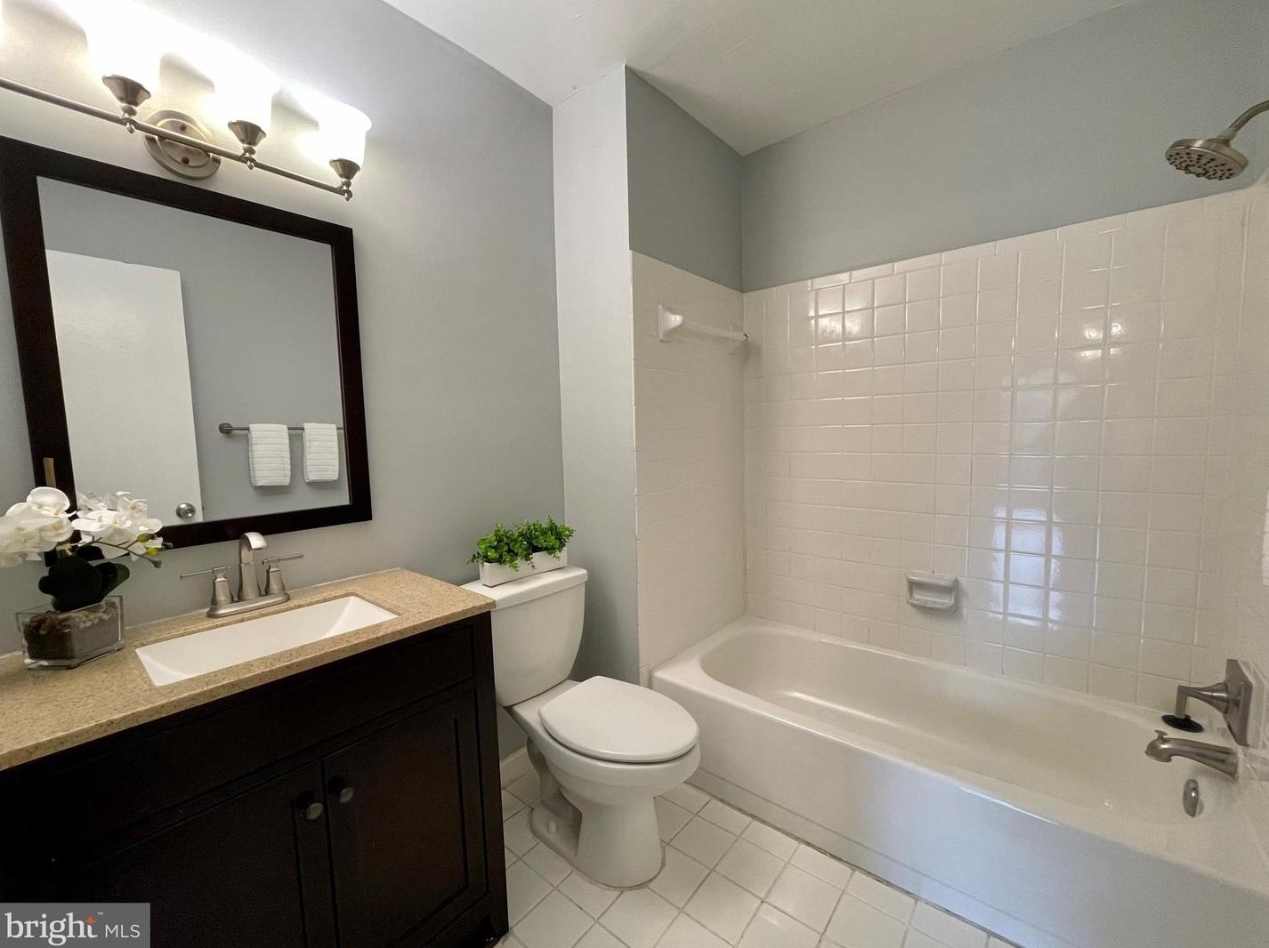 565 Florida Ave Apt 202, Herndon, VA 20170