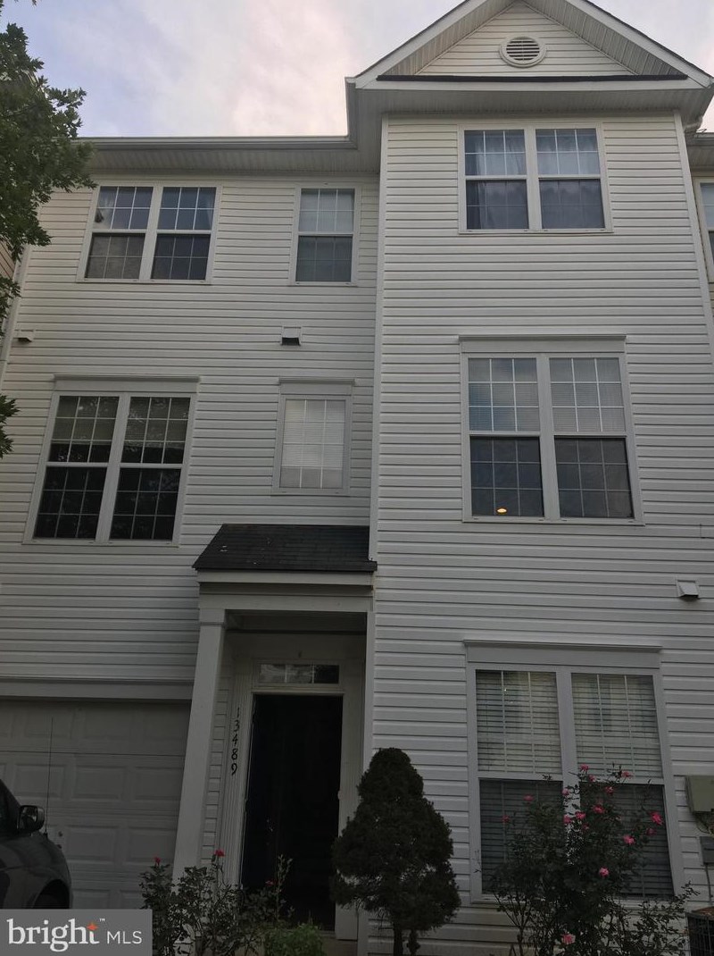 13489 Stanton Pl, Herndon, VA 20171