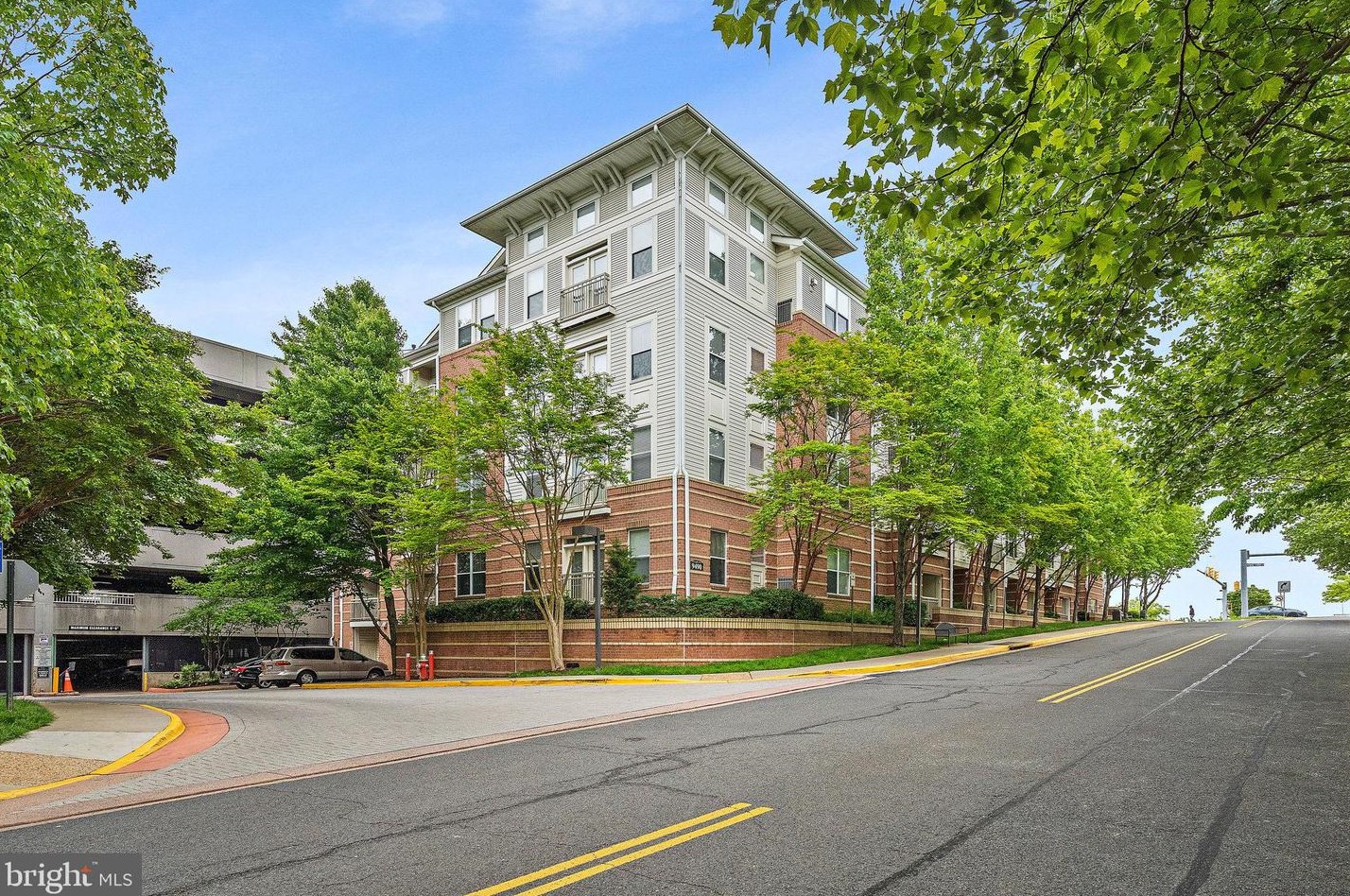 9490 Virginia Center Blvd, Vienna VA  22181-6150 exterior