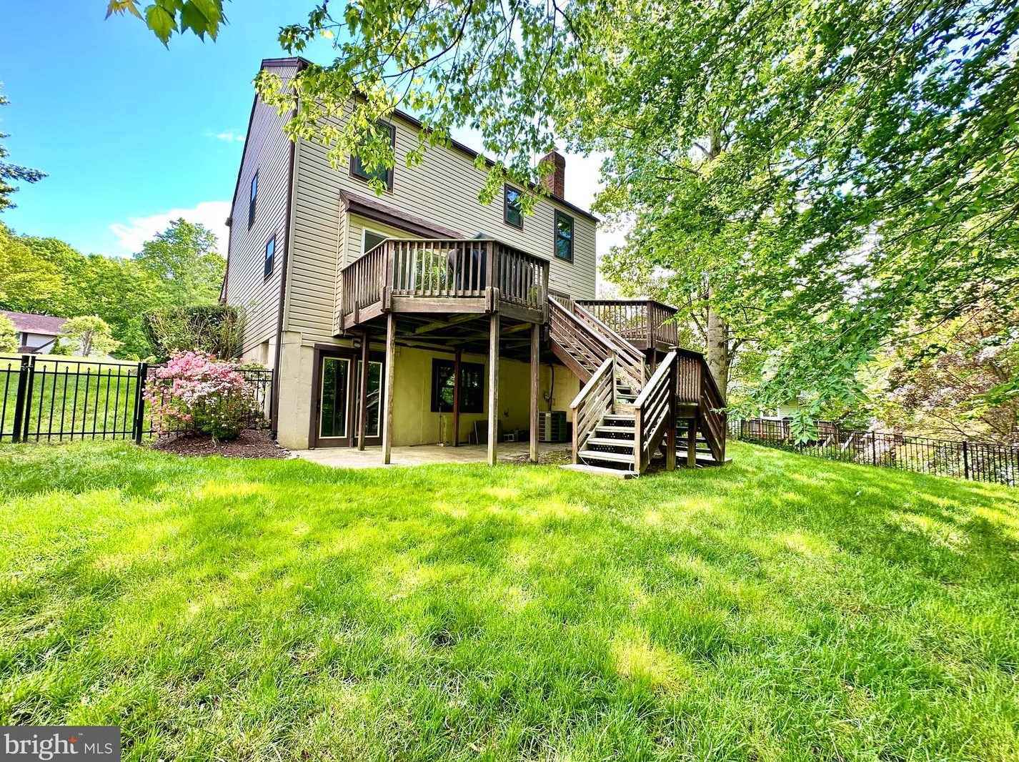 7436 Silver Pine Dr, Springfield, VA 22153