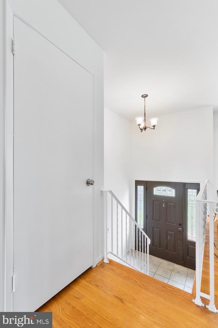 14913 Carlbern Dr, Centreville, VA 20120