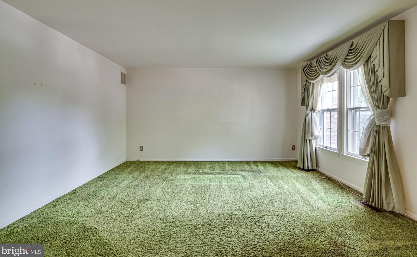 3142 Cantrell Ln, Fairfax, VA 22031-1909