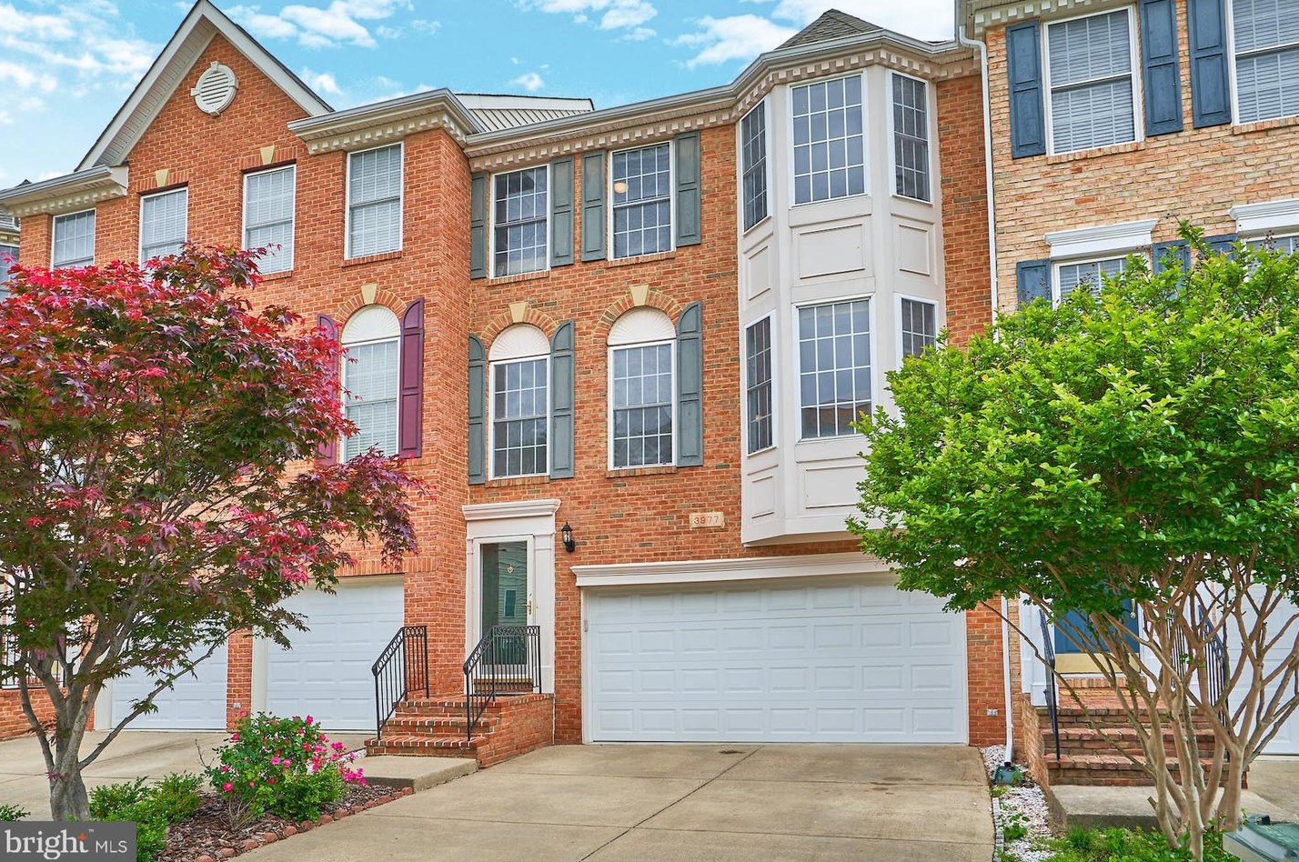 3977 Royal Lytham Dr, Fairfax, VA 22033-2008