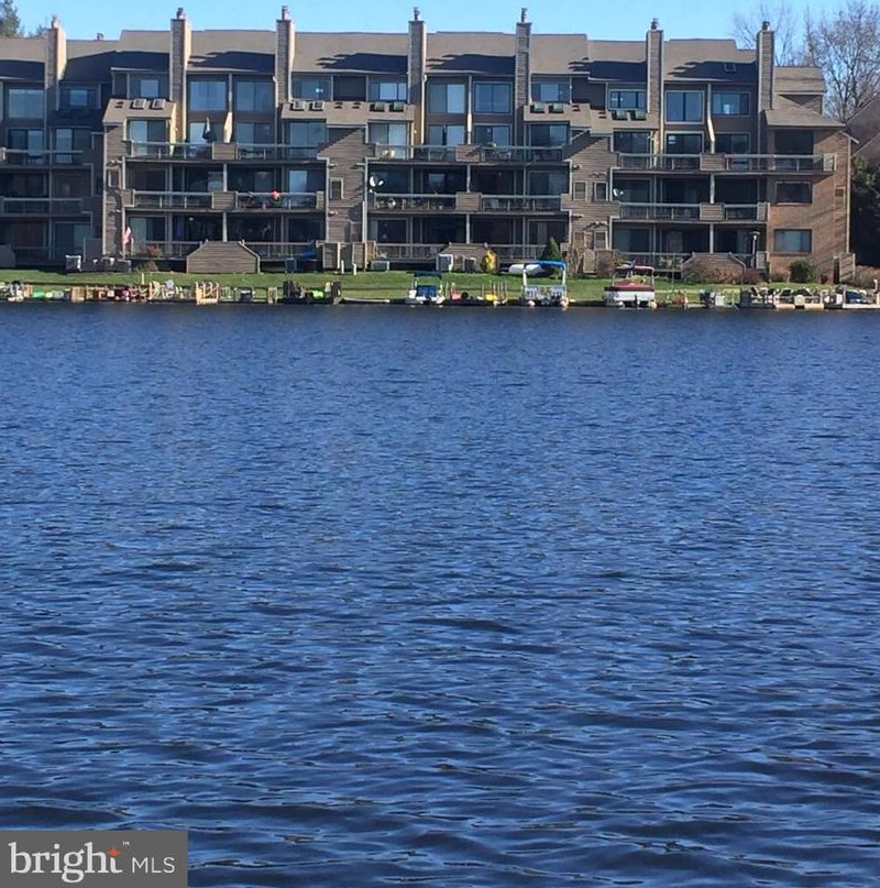 11242 Harbor Ct #1242, Herndon, VA