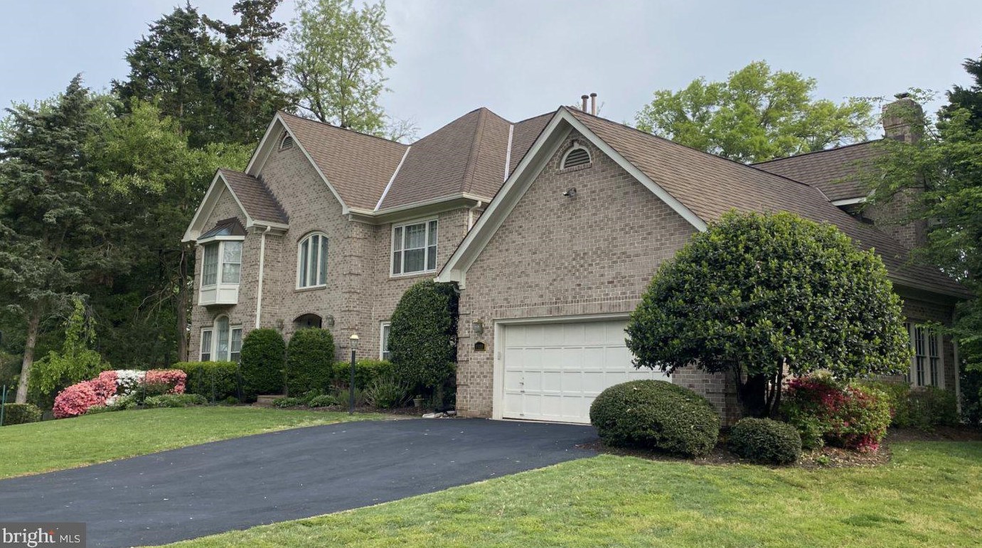 9480 Deramus Farm Ct, Vienna, VA 22182