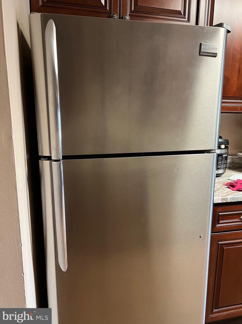 527 Florida Ave Apt 202, Herndon, VA 20170