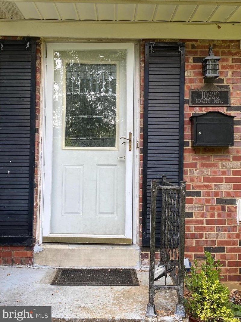 10920 Decatur Dr, Fairfax, VA 22030-5384