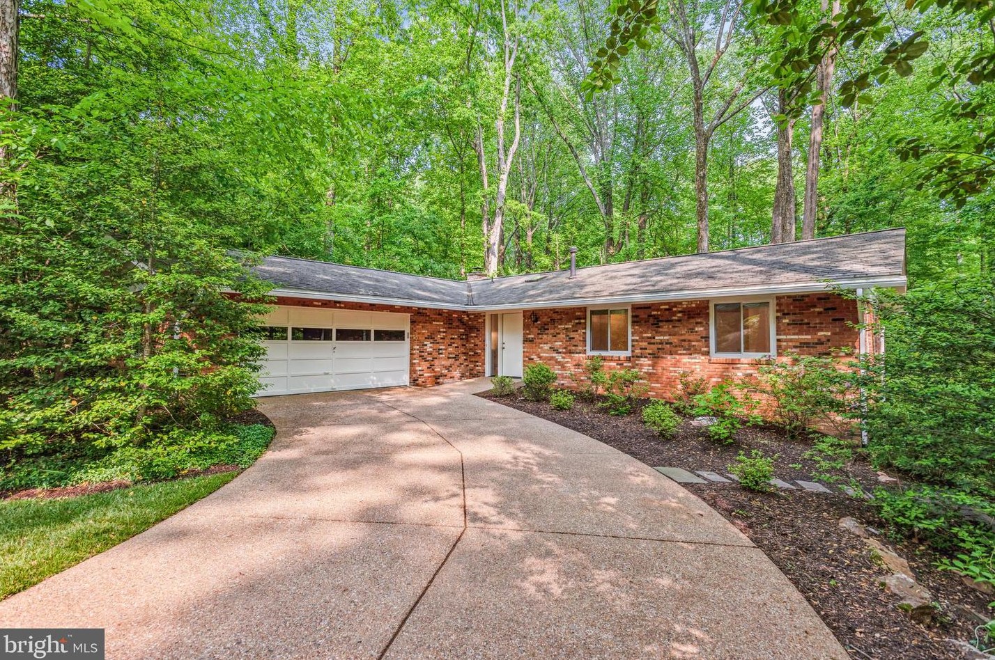2507 Pegasus Ln, Herndon, VA 20191