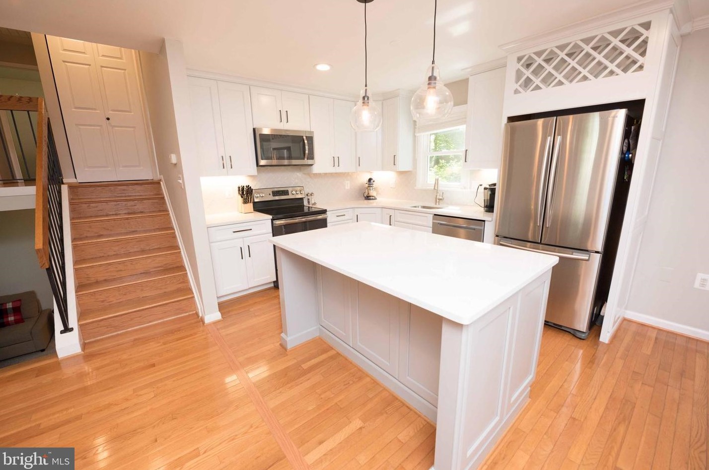 311 Adahi Rd, Vienna VA  22180-5904 exterior