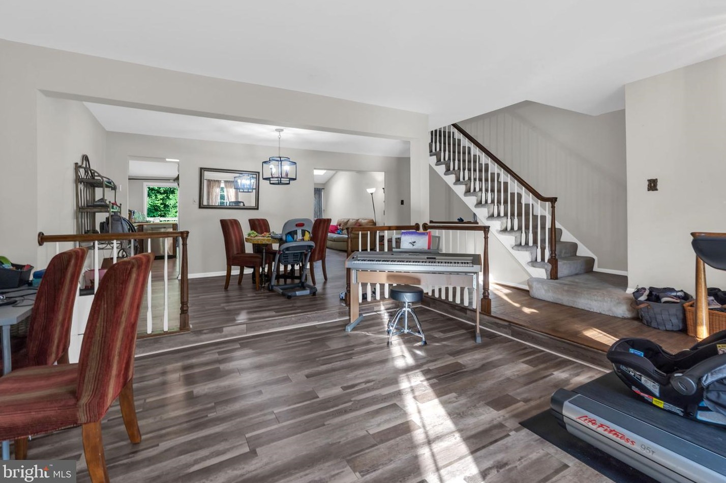 9828 Burke Pond Ln, Springfield, VA 22015