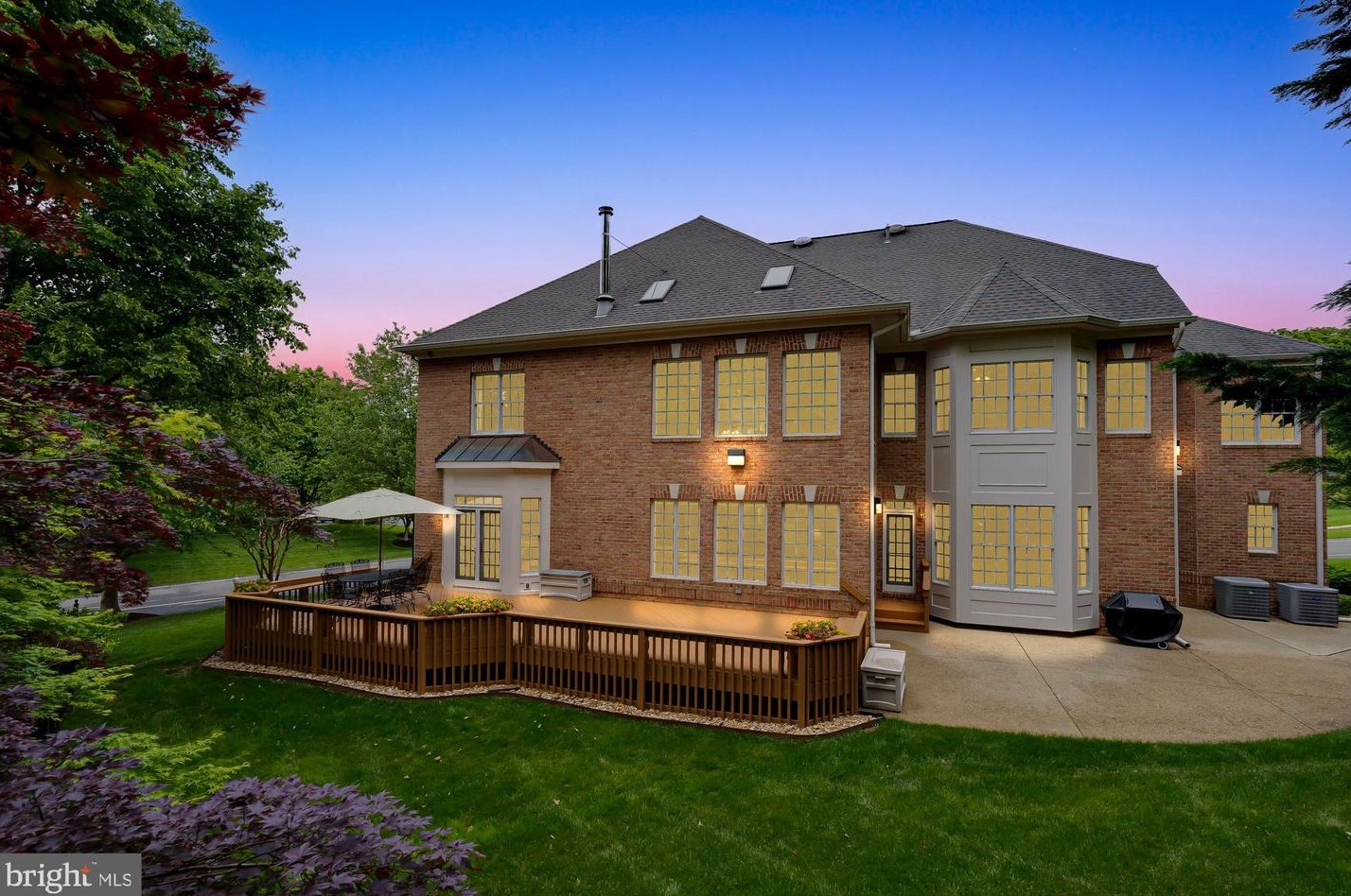 1692 Drewlaine Dr, Vienna, VA 22182