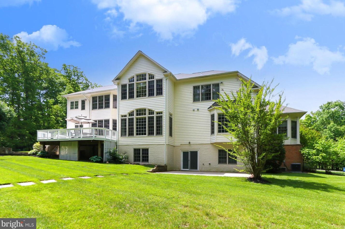 5448 Marlstone Ln, Fairfax VA  22030-5834 exterior