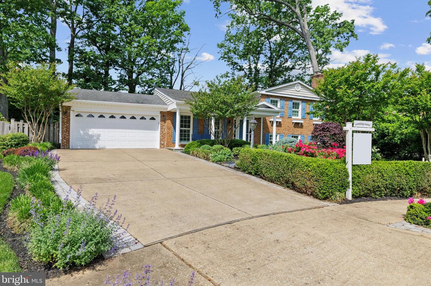 9612 Center St, Vienna, VA 22181