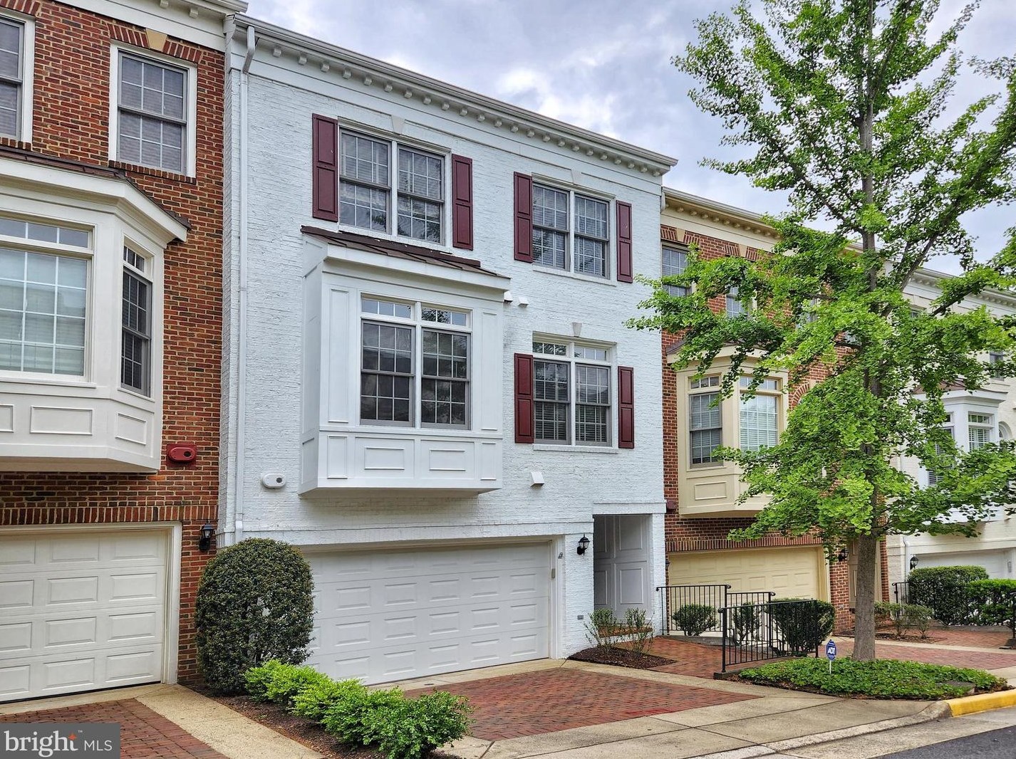 8809 Hunting Lodge Ct, Vienna, VA 22182