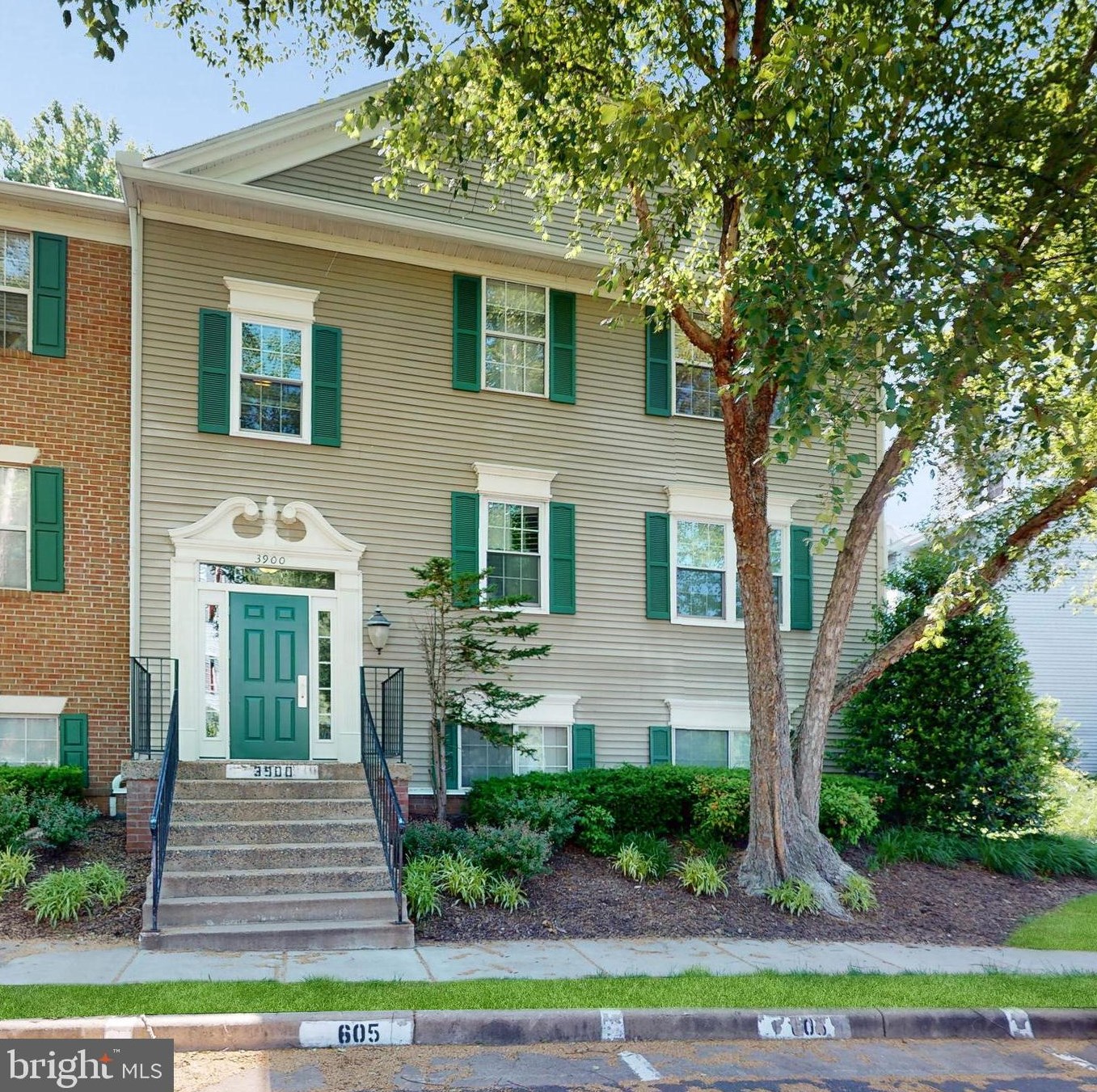 3900 Golf Tee Ct, Fairfax, VA 22033-2626
