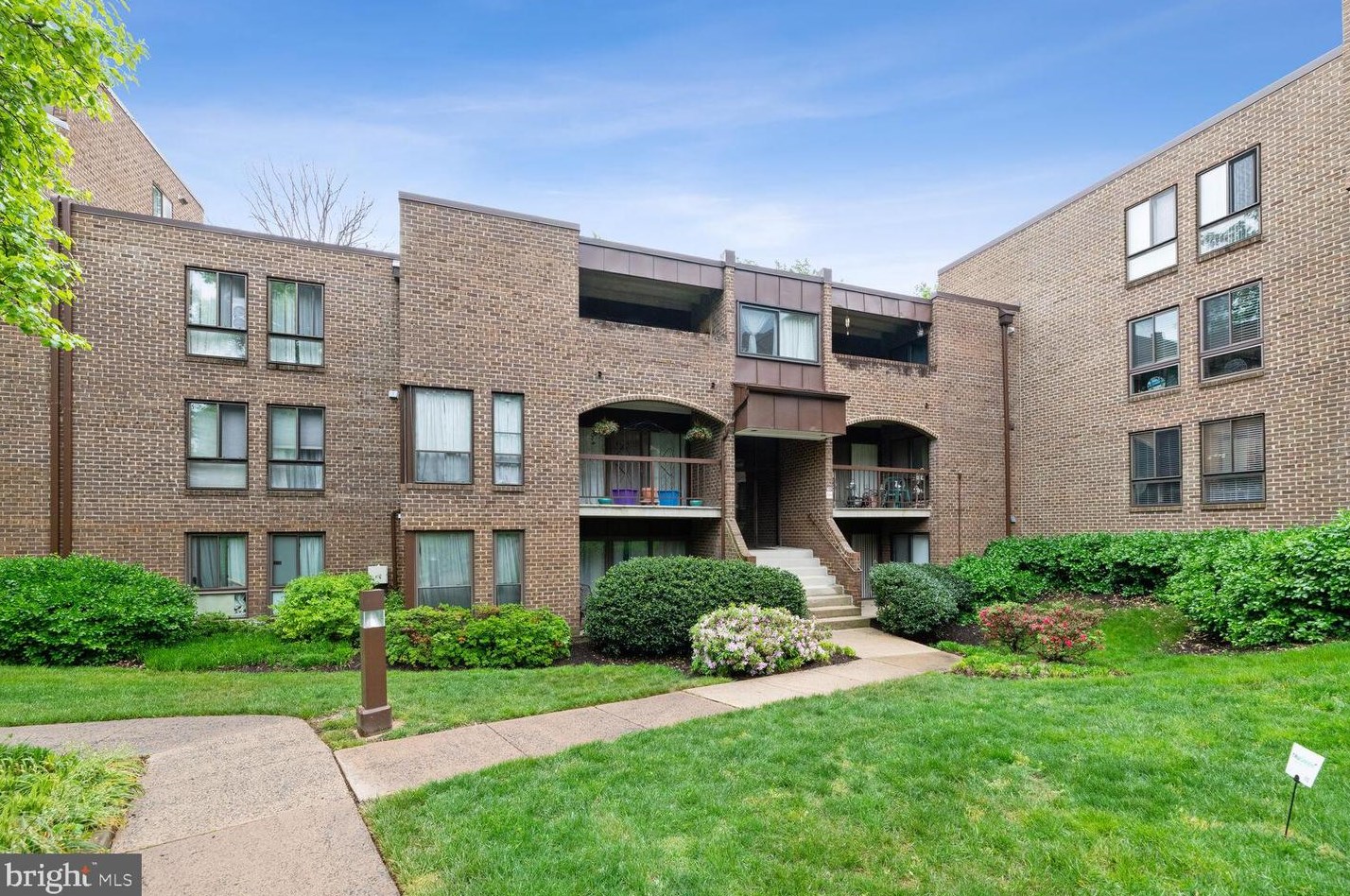 11220 Chestnut Grove Square #322, Herndon, VA 20190