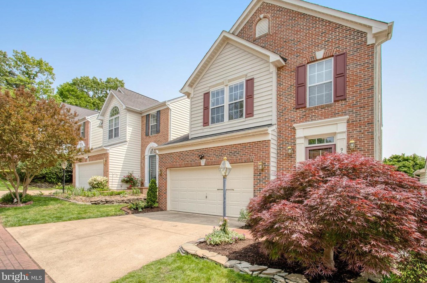 9033 Harrover Pl, Lorton, VA 22079