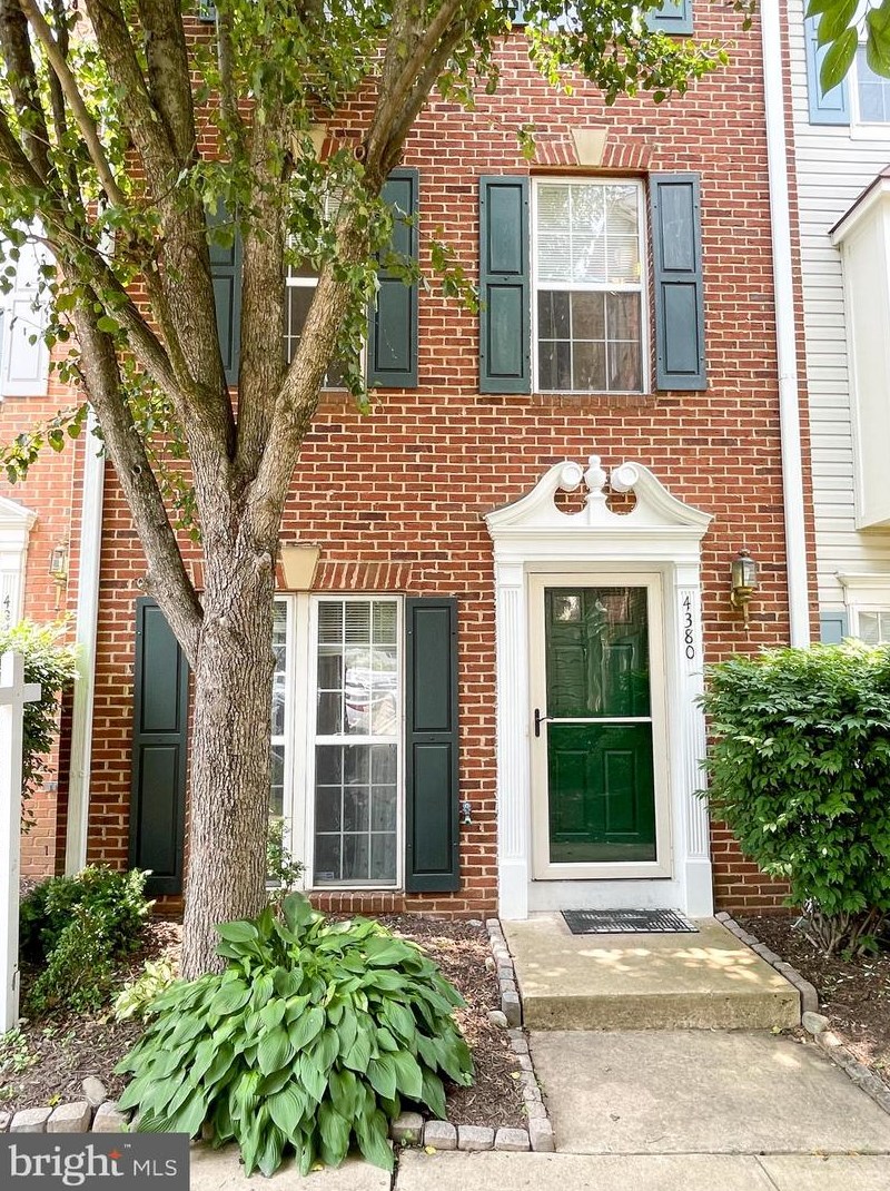 4380 Sutler Hill Sq, Fairfax, VA 22033