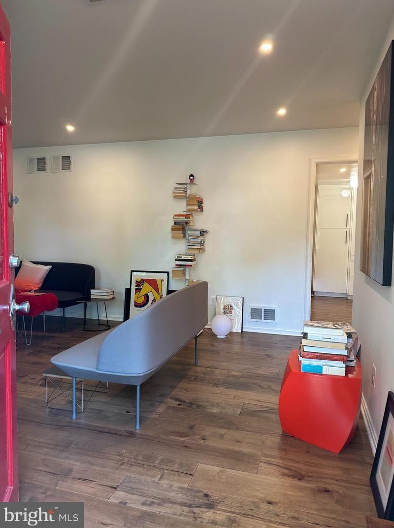 2640 West St, Falls Church, VA 22046