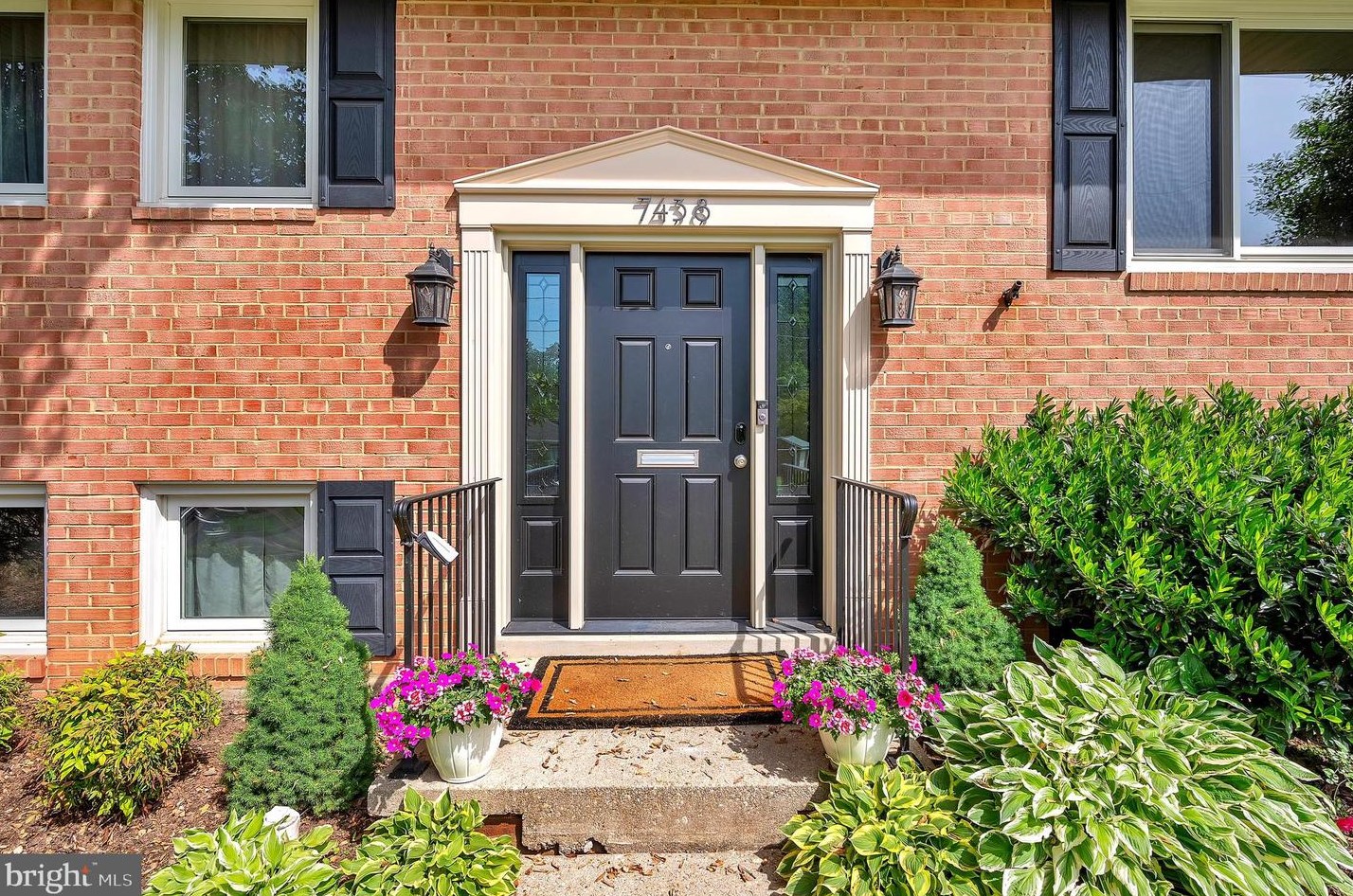 7438 Westwood Park Ln, Falls Church, VA 22046