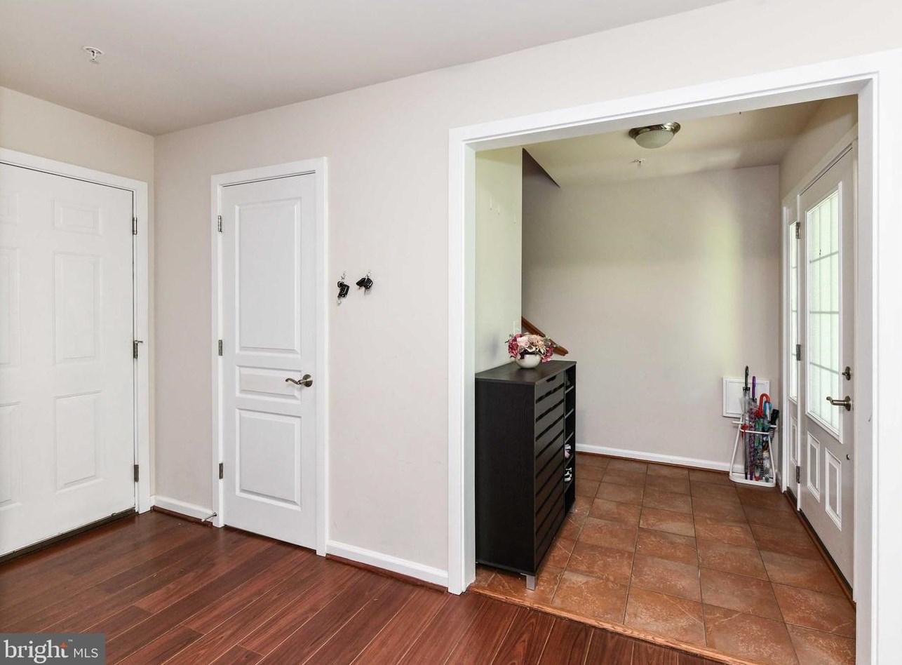 3125 Blue Barn Way, Fairfax, VA 22031
