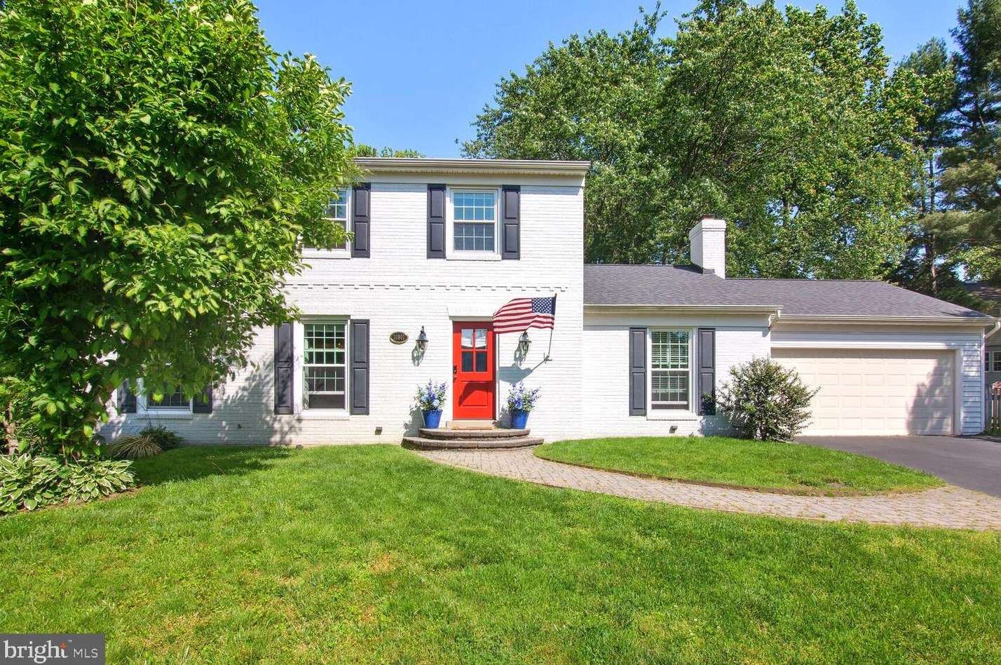 10901 Middlegate Dr, Fairfax, VA 22032-3016